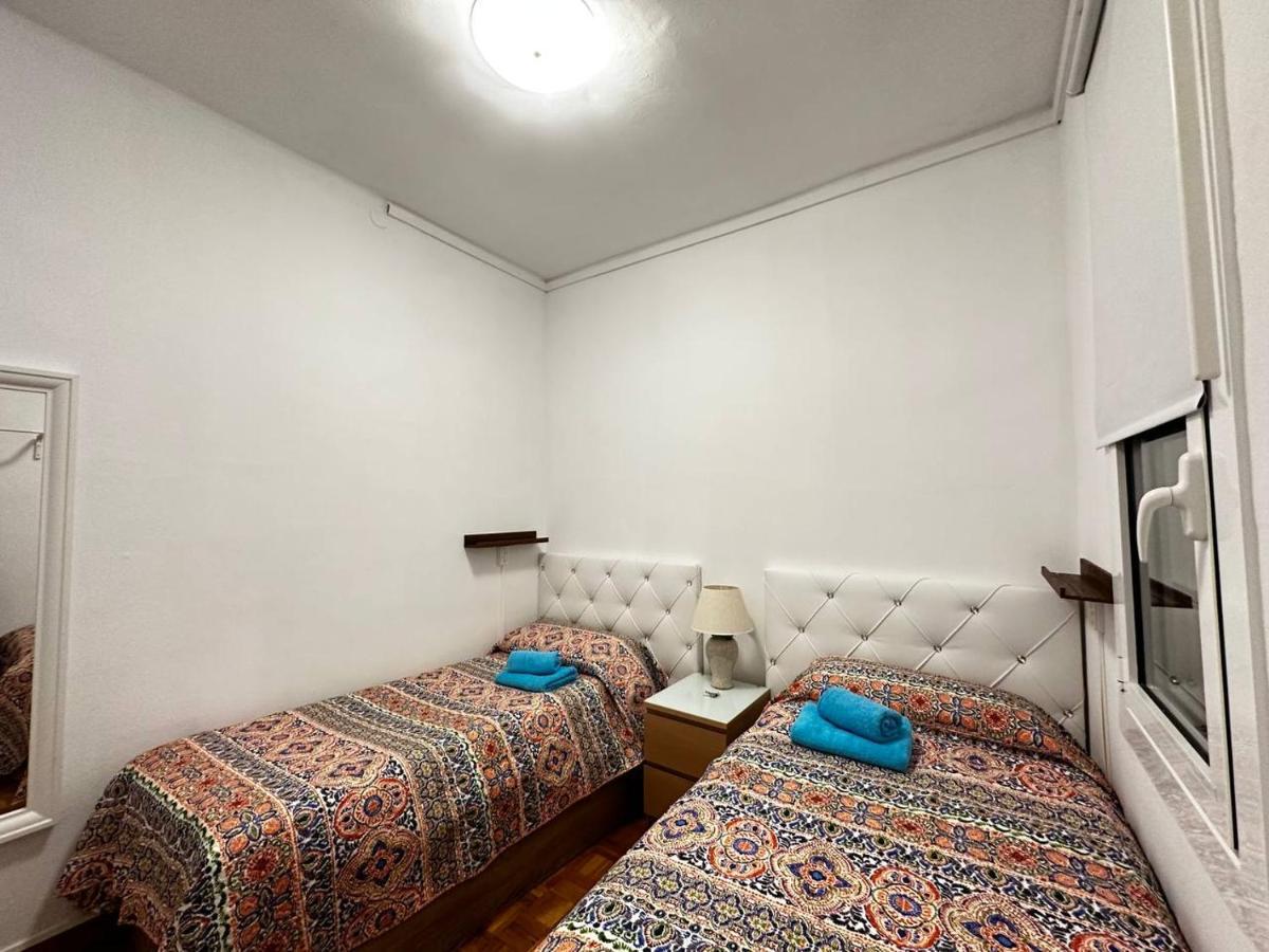Rooms Nuevo Roger Barcelona Buitenkant foto